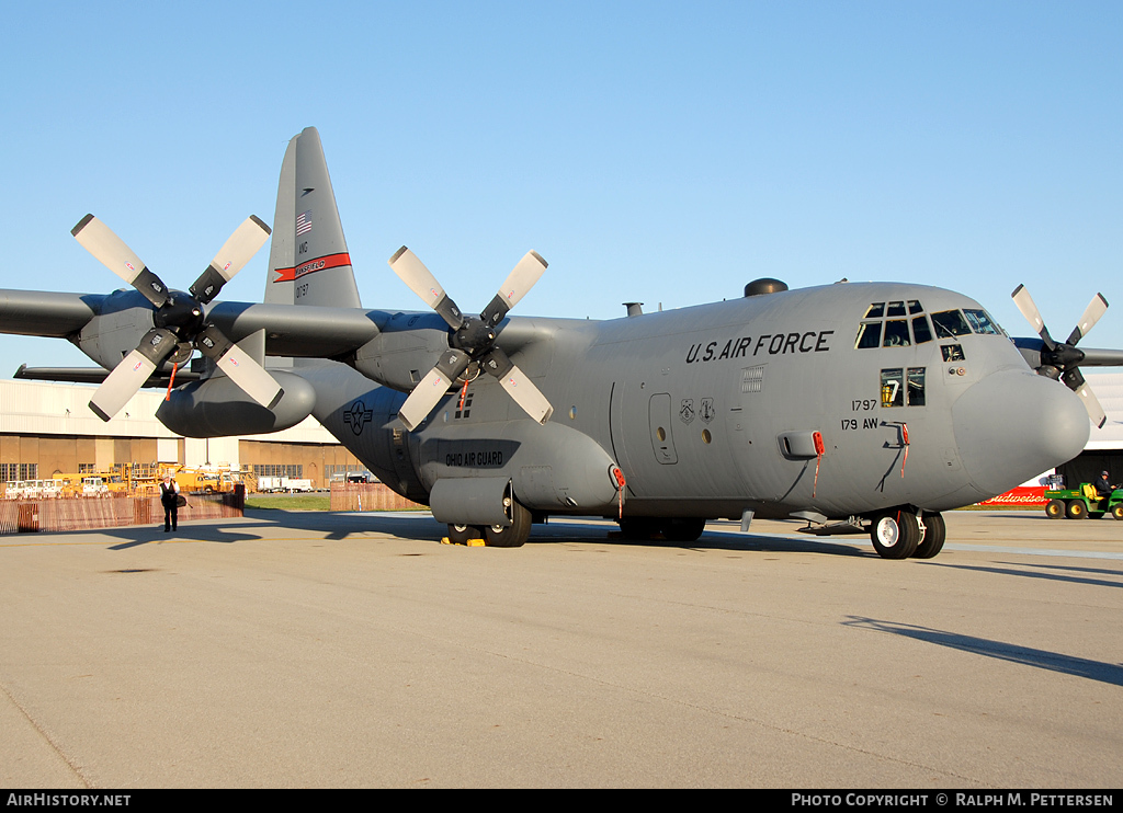 Aircraft Photo of 90-1797 / 01797 | Lockheed C-130H Hercules | USA - Air Force | AirHistory.net #11523