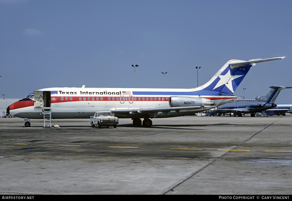 Aircraft Photo of N1307T | McDonnell Douglas DC-9-15MC | Texas International Airlines | AirHistory.net #11565