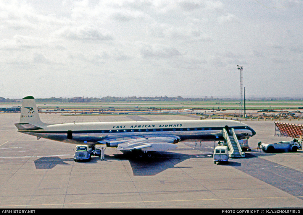 Aircraft Photo of 5H-AAF | De Havilland D.H. 106 Comet 4 | East African Airways | AirHistory.net #11650