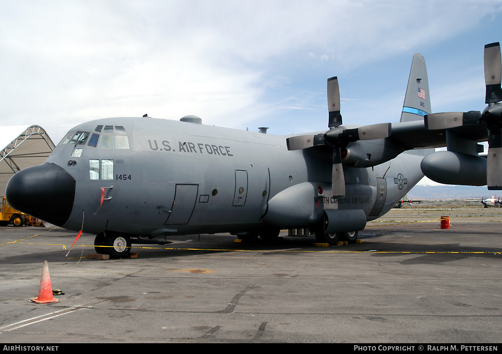 Aircraft Photo of 92-1454 / 21454 | Lockheed C-130H Hercules | USA - Air Force | AirHistory.net #11683