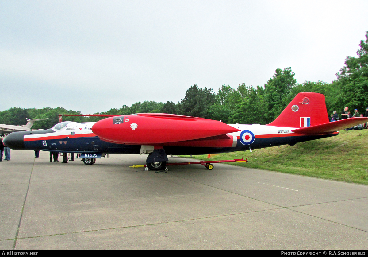 Aircraft Photo of G-BVXC / WT333 | English Electric Canberra B6(BS mod) | UK - Air Force | AirHistory.net #11688