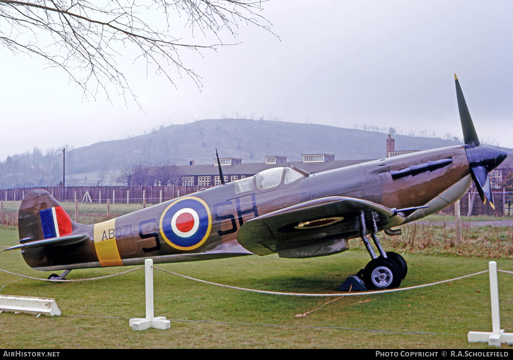 Aircraft Photo of BL614 | Supermarine 349 Spitfire F5B | UK - Air Force | AirHistory.net #12007