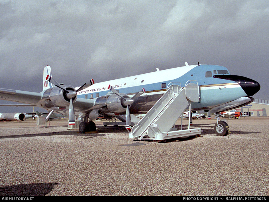 Aircraft Photo of 53-3240 | Douglas VC-118A Liftmaster | USA - Air Force | AirHistory.net #12679