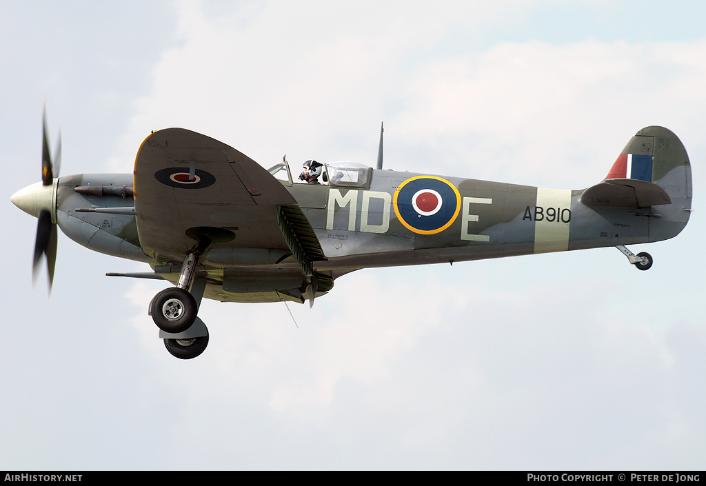 Aircraft Photo of AB910 | Supermarine 349 Spitfire LF5B | UK - Air Force | AirHistory.net #12975