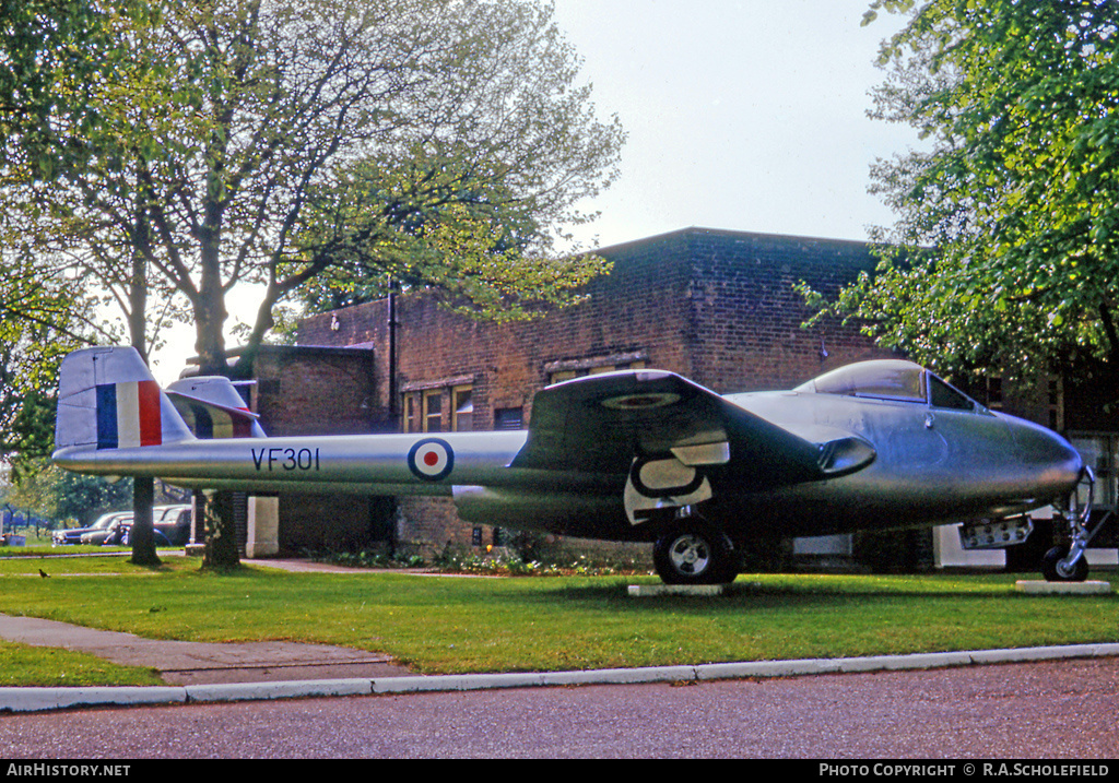 Aircraft Photo of VF301 | De Havilland D.H. 100 Vampire F1 | UK - Air Force | AirHistory.net #14218