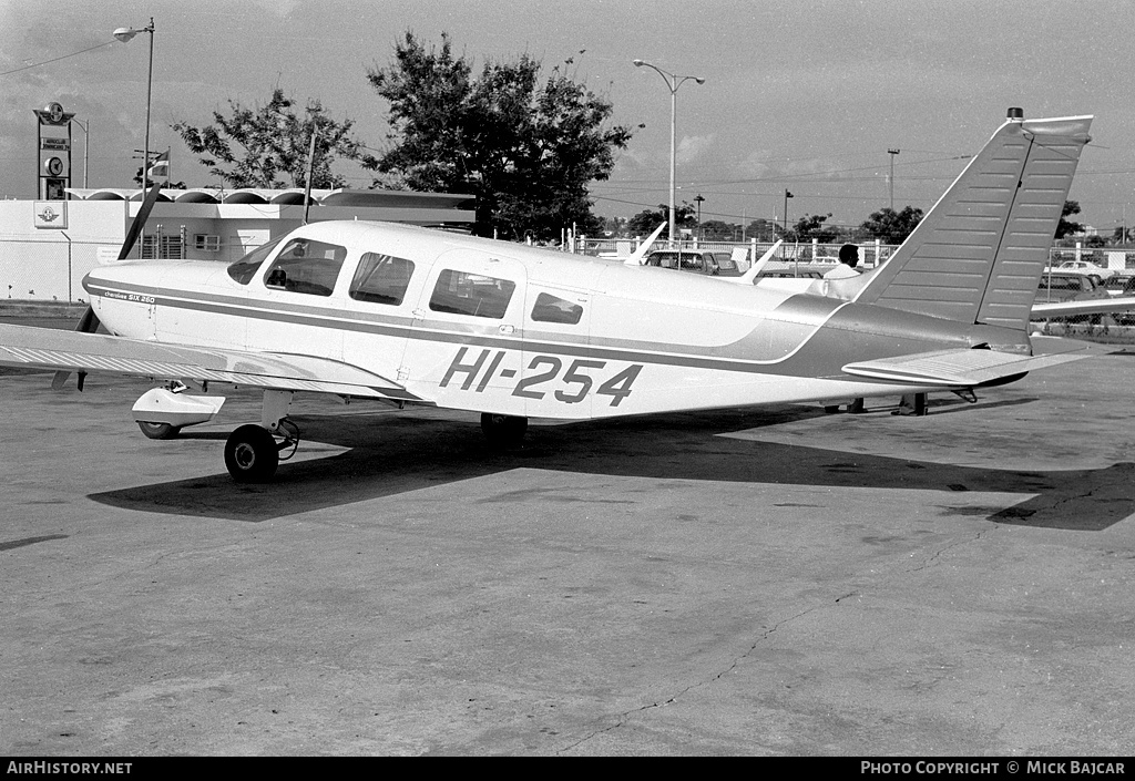 Aircraft Photo of HI-254 | Piper PA-32-260 Cherokee Six | AirHistory.net #14566