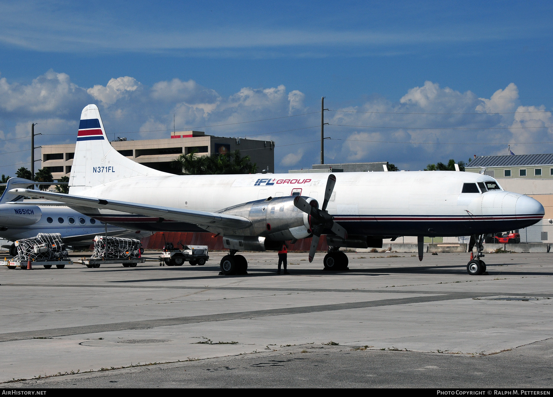 Aircraft Photo of N371FL | Kelowna Convair 5800 | IFL Group | AirHistory.net #14758