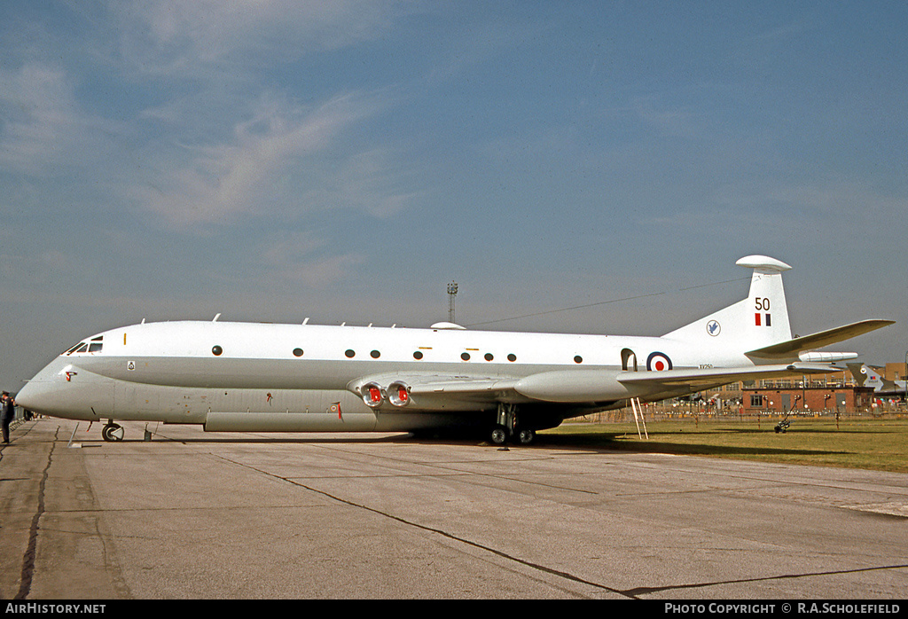 Aircraft Photo of XV250 | Hawker Siddeley HS-801 Nimrod MR.1 | UK - Air Force | AirHistory.net #14994