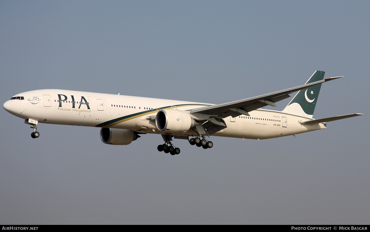Aircraft Photo of AP-BID | Boeing 777-340/ER | Pakistan International Airlines - PIA | AirHistory.net #15275