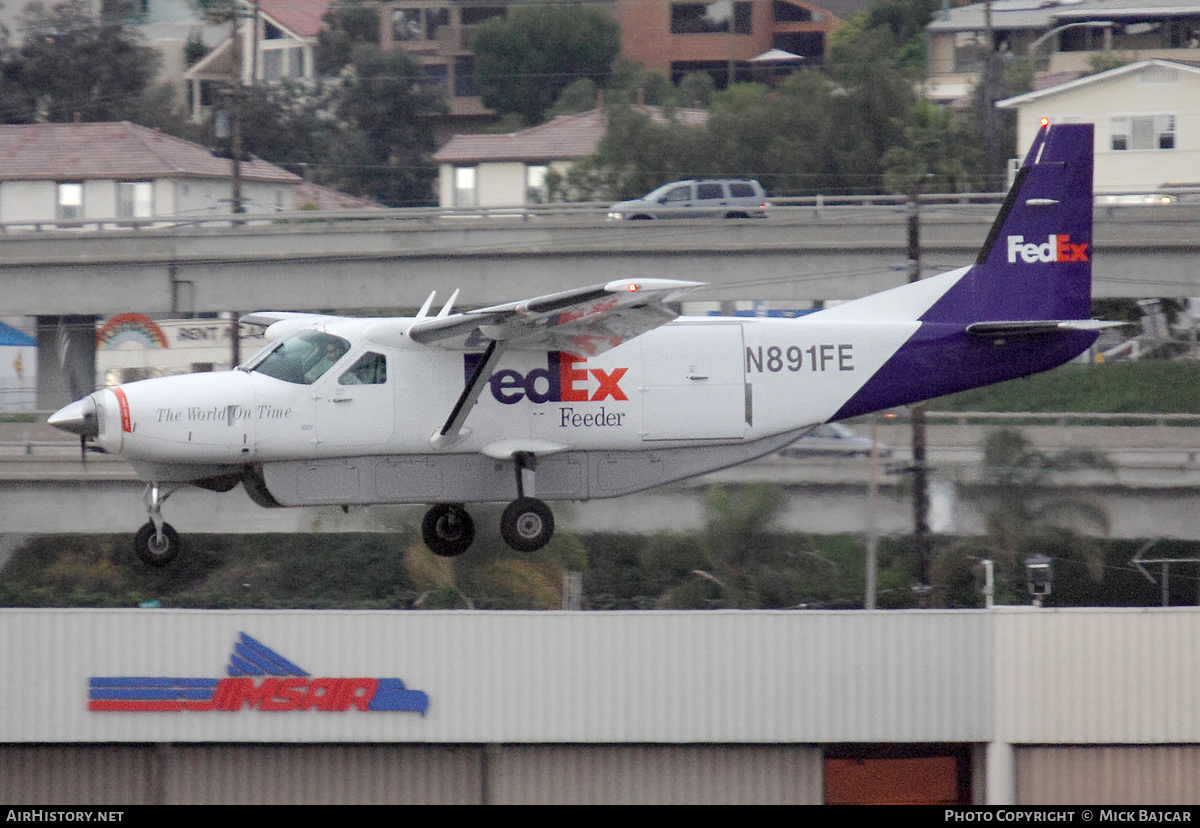 Aircraft Photo of N891FE | Cessna 208B Super Cargomaster | FedEx Feeder | AirHistory.net #16045