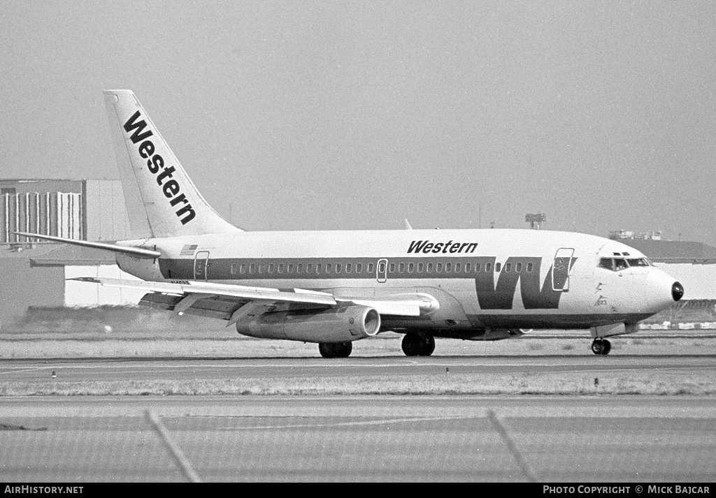 Aircraft Photo of N4523W | Boeing 737-247 | Western Airlines | AirHistory.net #16203