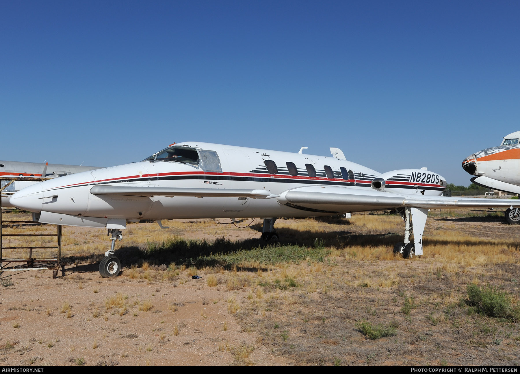 Aircraft Photo of N8280S | Beech 2000 Starship 1 | AirHistory.net #16309
