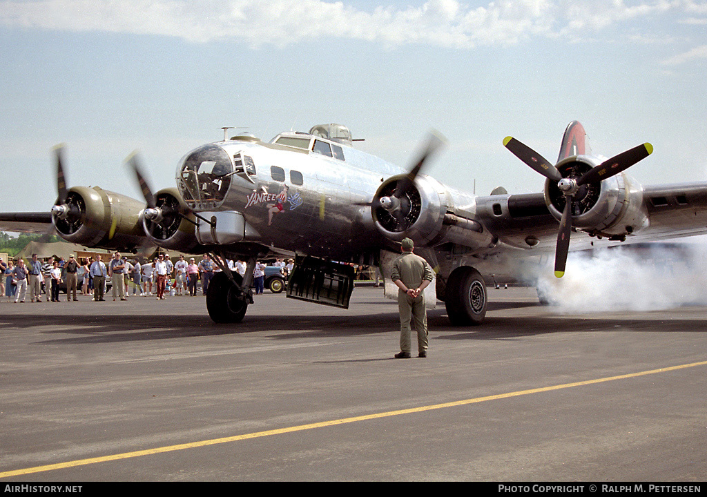 Aircraft Photo of N3193G / 485829 | Boeing B-17G Flying Fortress | AirHistory.net #16475