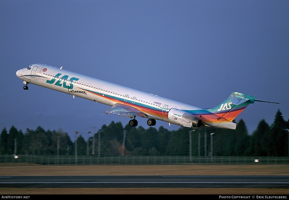 Aircraft Photo of JA8065 | McDonnell Douglas MD-90-30 | Japan Air System - JAS | AirHistory.net #16504