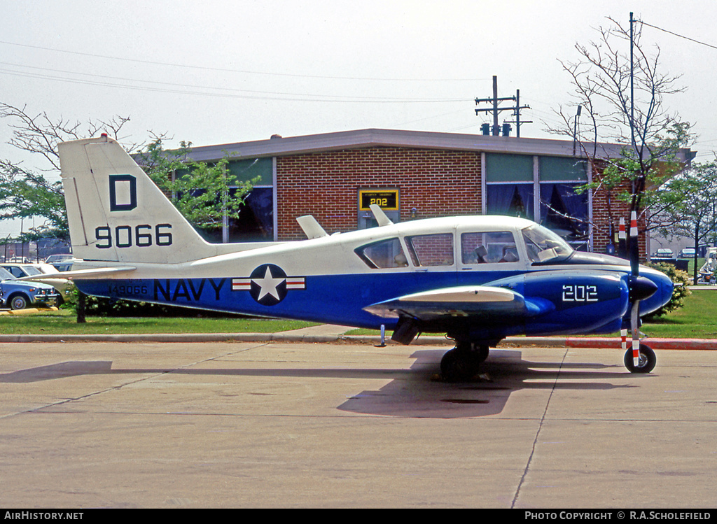 Aircraft Photo of 149066 / 9066 | Piper U-11A Aztec (UO-1/PA-23-250) | USA - Navy | AirHistory.net #16856