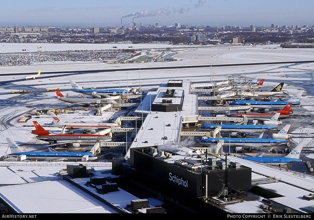 Airport photo of Amsterdam - Schiphol (EHAM / AMS) in Netherlands | AirHistory.net #17039
