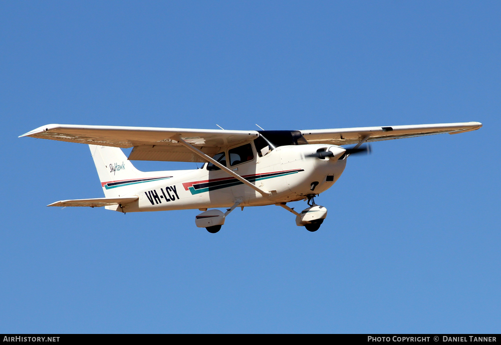 Aircraft Photo of VH-LCY | Cessna 172R Skyhawk | Flight Training Adelaide - FTA | AirHistory.net #17135