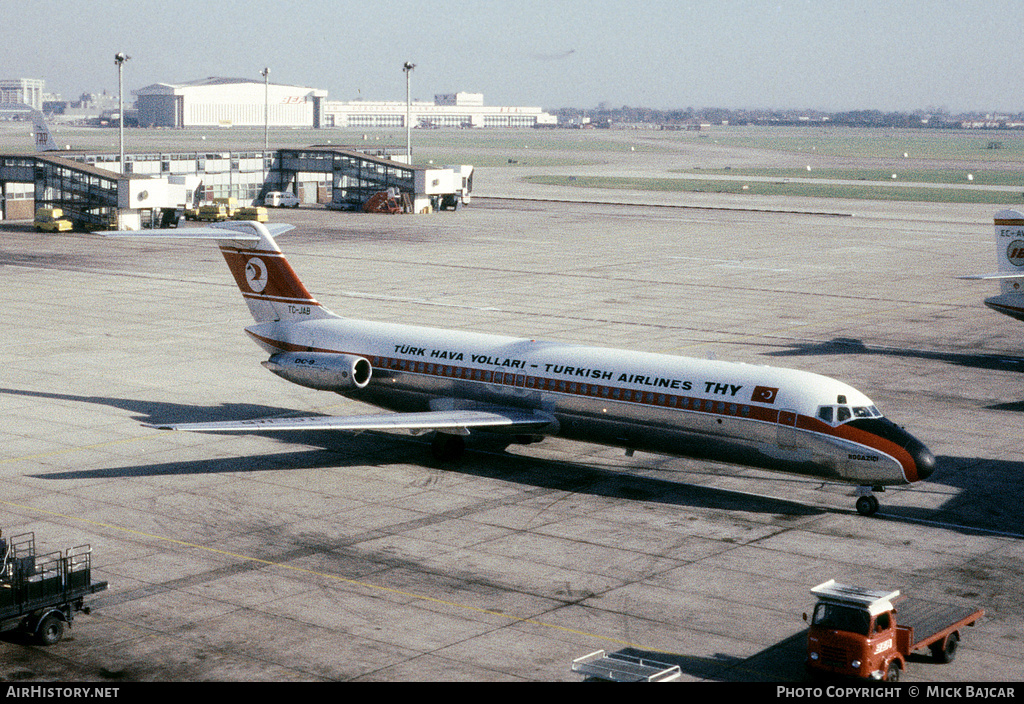 Aircraft Photo of TC-JAB | McDonnell Douglas DC-9-32 | THY Türk Hava Yolları - Turkish Airlines | AirHistory.net #18040