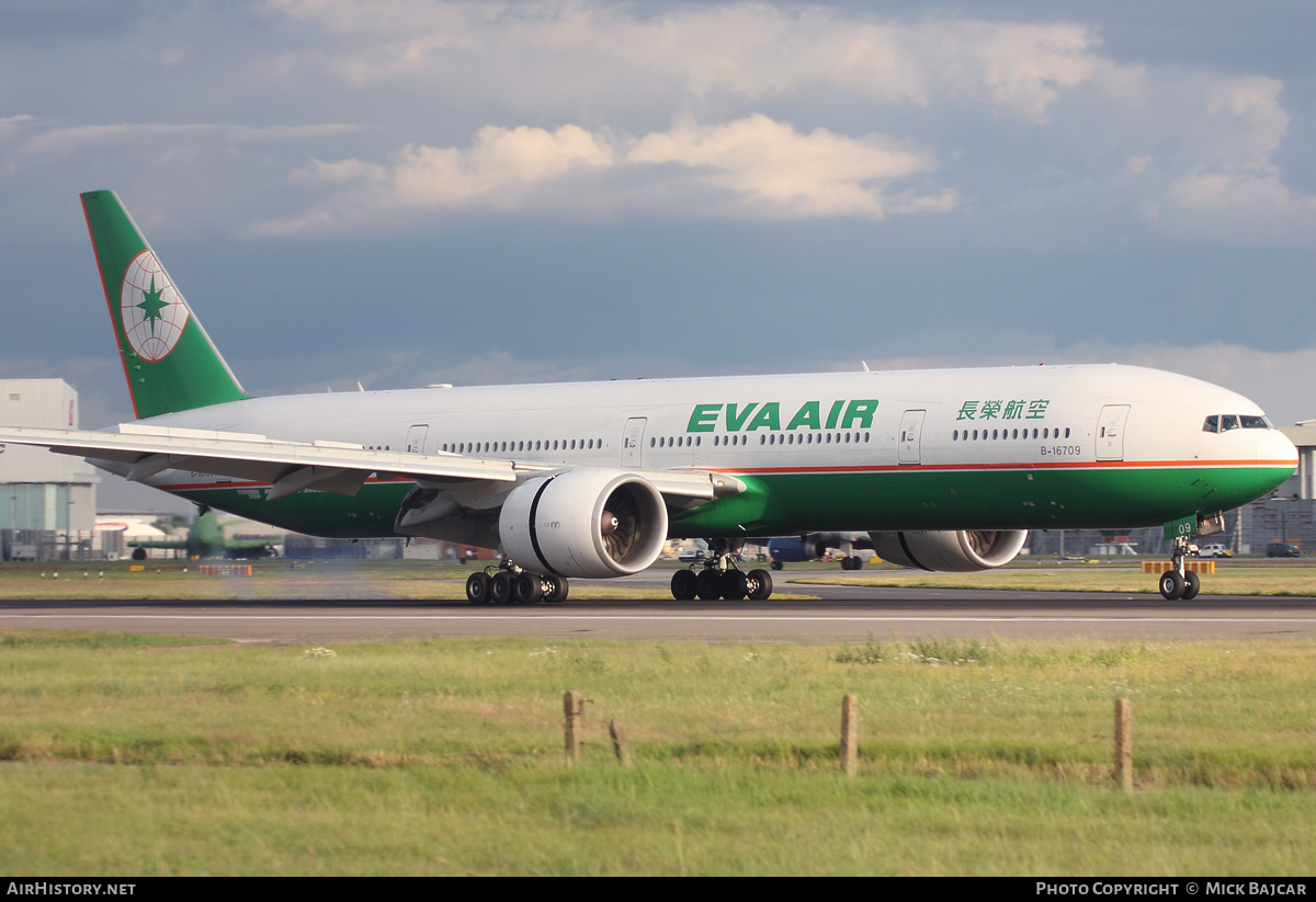 Aircraft Photo of B-16709 | Boeing 777-35E/ER | EVA Air | AirHistory.net #18100