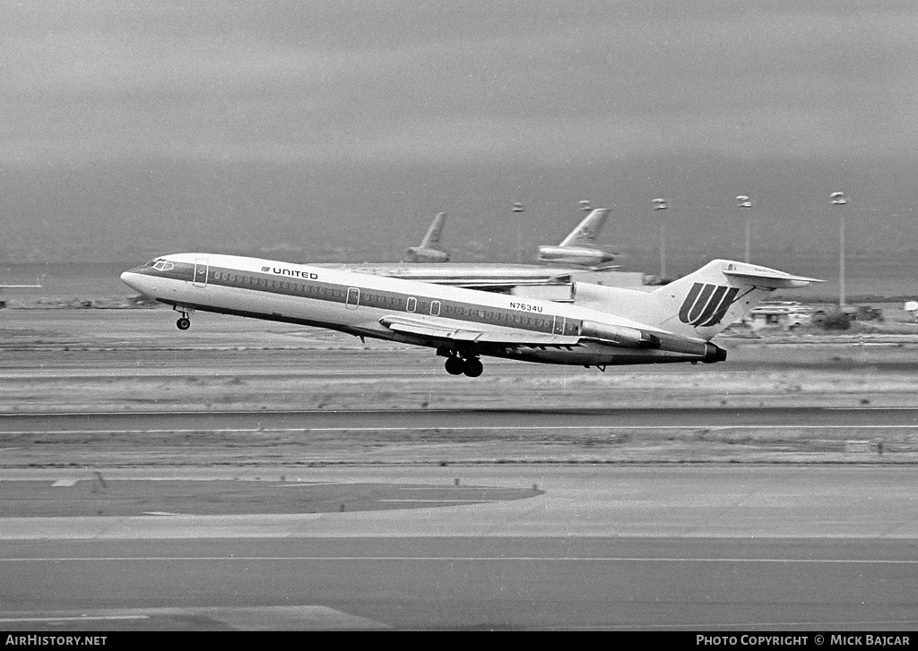Aircraft Photo of N7634U | Boeing 727-222 | United Airlines | AirHistory.net #18252