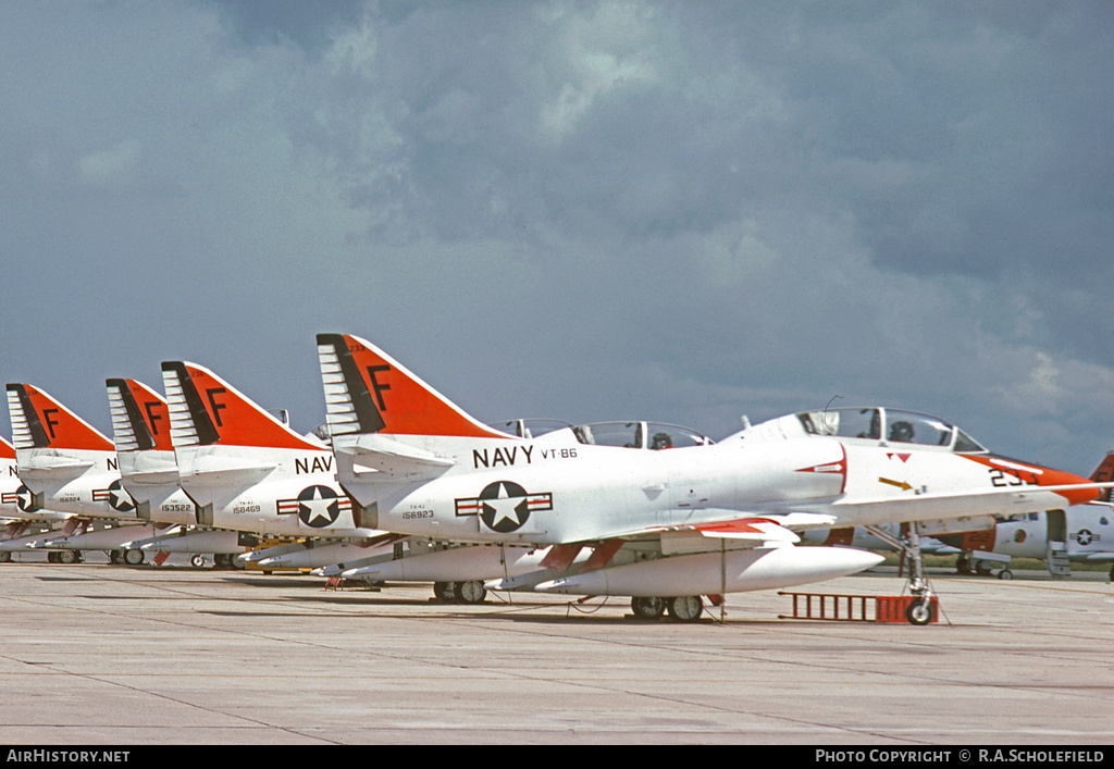 Aircraft Photo of 156923 | McDonnell Douglas TA-4J Skyhawk | USA - Navy | AirHistory.net #18765