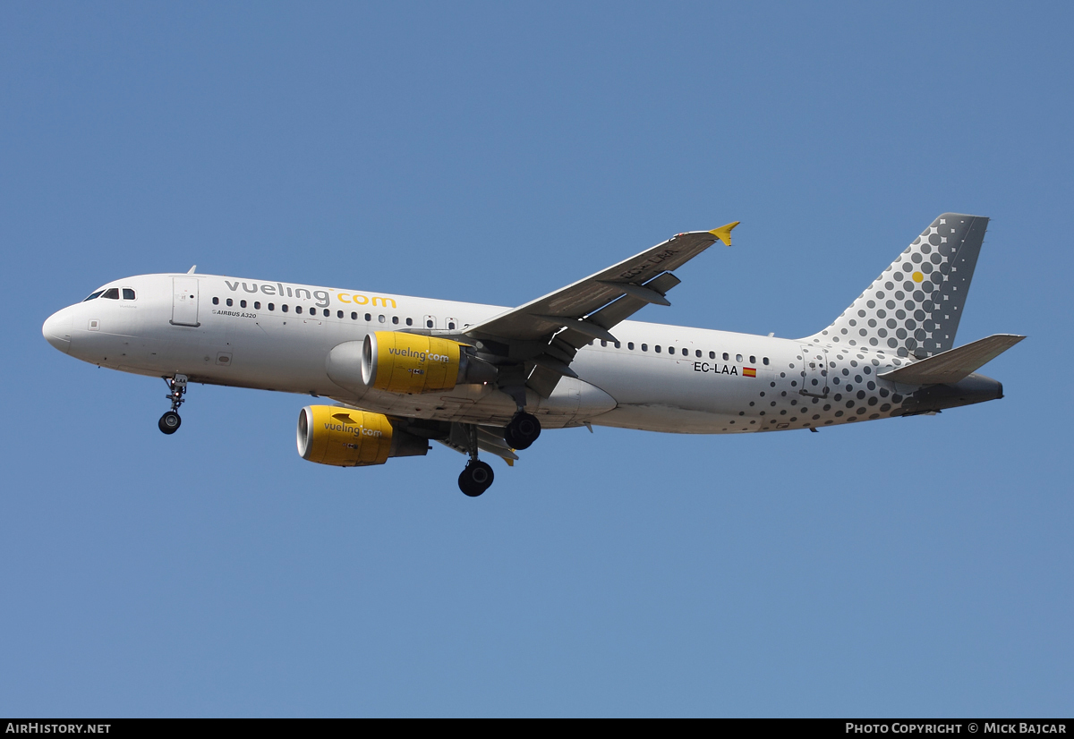 Aircraft Photo of EC-LAA | Airbus A320-214 | Vueling Airlines | AirHistory.net #18987