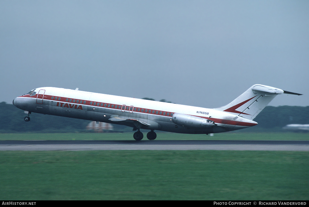 Aircraft Photo of N7465B | McDonnell Douglas DC-9-33CF | Itavia | AirHistory.net #19484