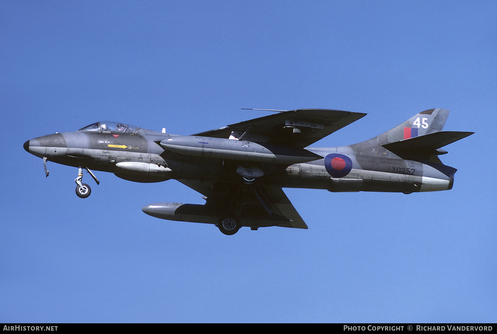Aircraft Photo of XG252 | Hawker Hunter FGA9 | UK - Air Force | AirHistory.net #19565