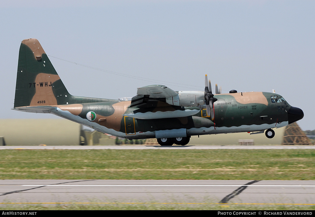 Aircraft Photo of 7T-WHJ / 4928 | Lockheed C-130H Hercules | Algeria - Air Force | AirHistory.net #19698