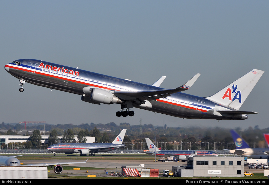 Aircraft Photo of N381AN | Boeing 767-323/ER | American Airlines | AirHistory.net #19754