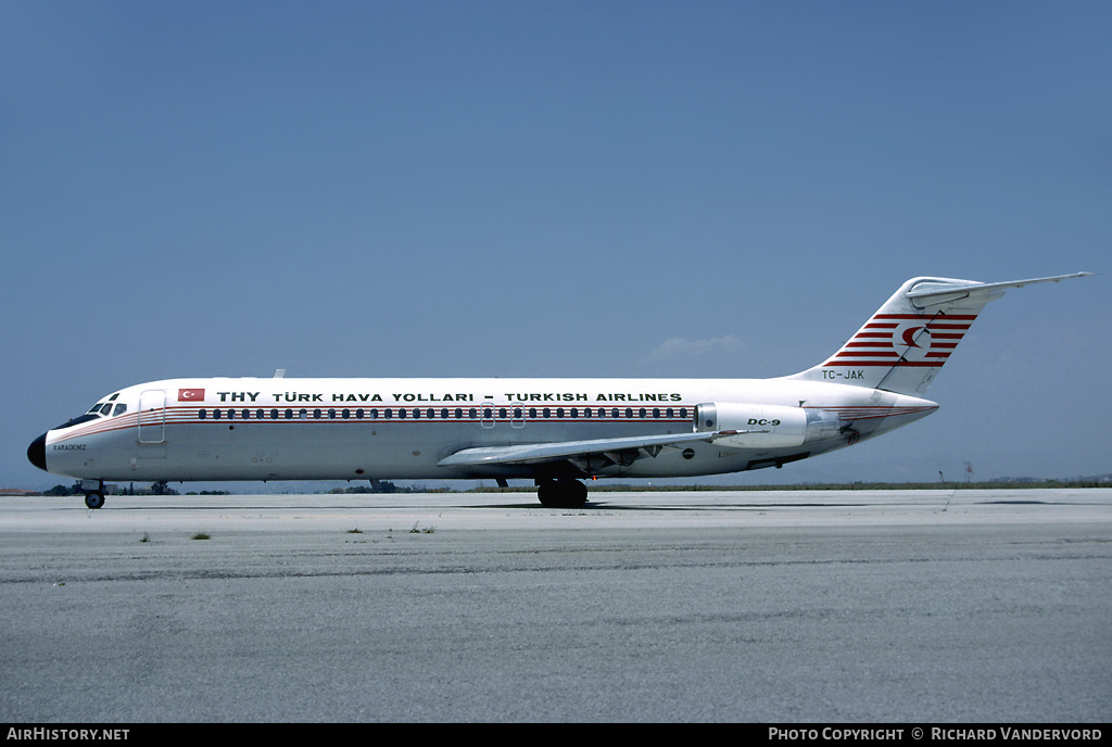 Aircraft Photo of TC-JAK | McDonnell Douglas DC-9-32 | THY Türk Hava Yolları - Turkish Airlines | AirHistory.net #19812