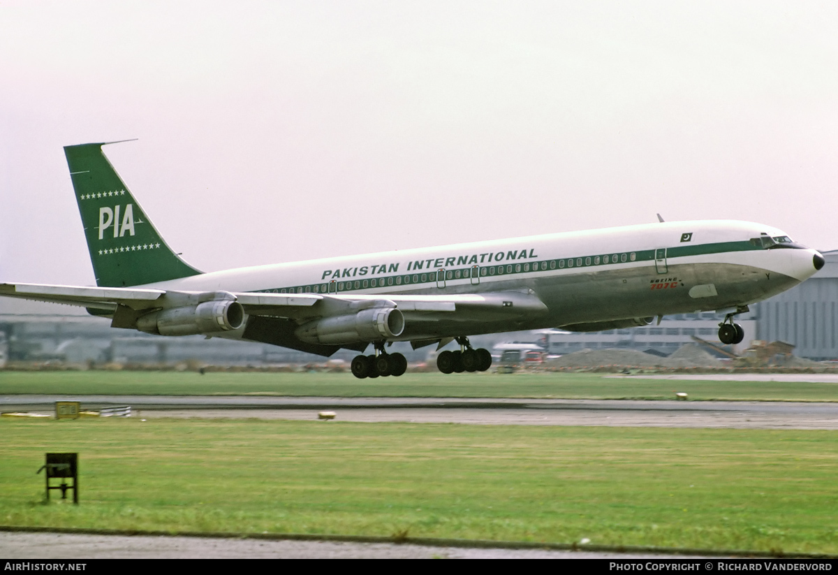 Aircraft Photo of AP-AWY | Boeing 707-340C | Pakistan International Airlines - PIA | AirHistory.net #19972
