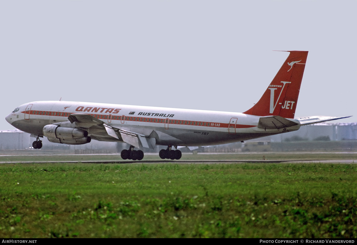 Aircraft Photo of VH-EAD | Boeing 707-338C | Qantas | AirHistory.net #20421