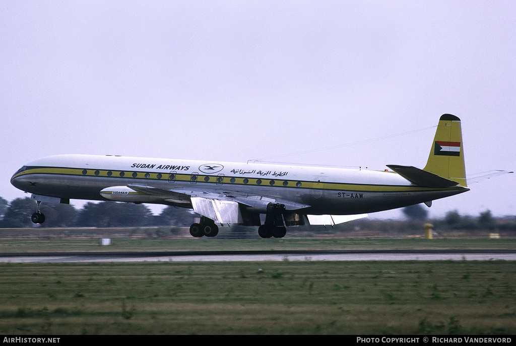 Aircraft Photo of ST-AAW | De Havilland D.H. 106 Comet 4C | Sudan Airways | AirHistory.net #20469