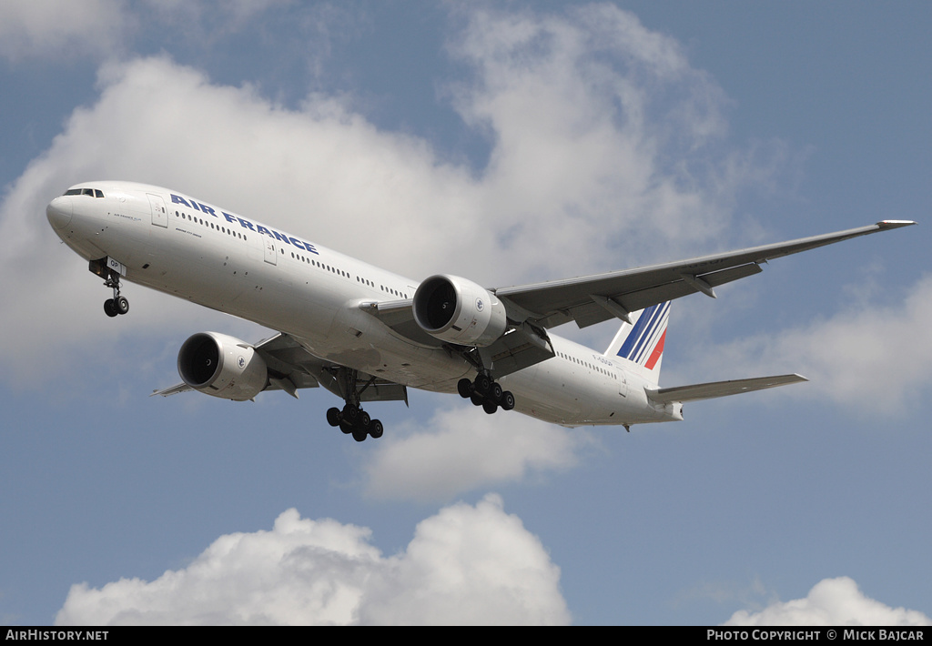 Aircraft Photo of F-GSQP | Boeing 777-328/ER | Air France | AirHistory.net #20872