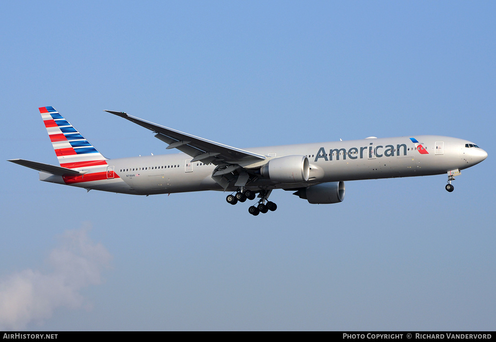 Aircraft Photo of N718AN | Boeing 777-323/ER | American Airlines | AirHistory.net #21039