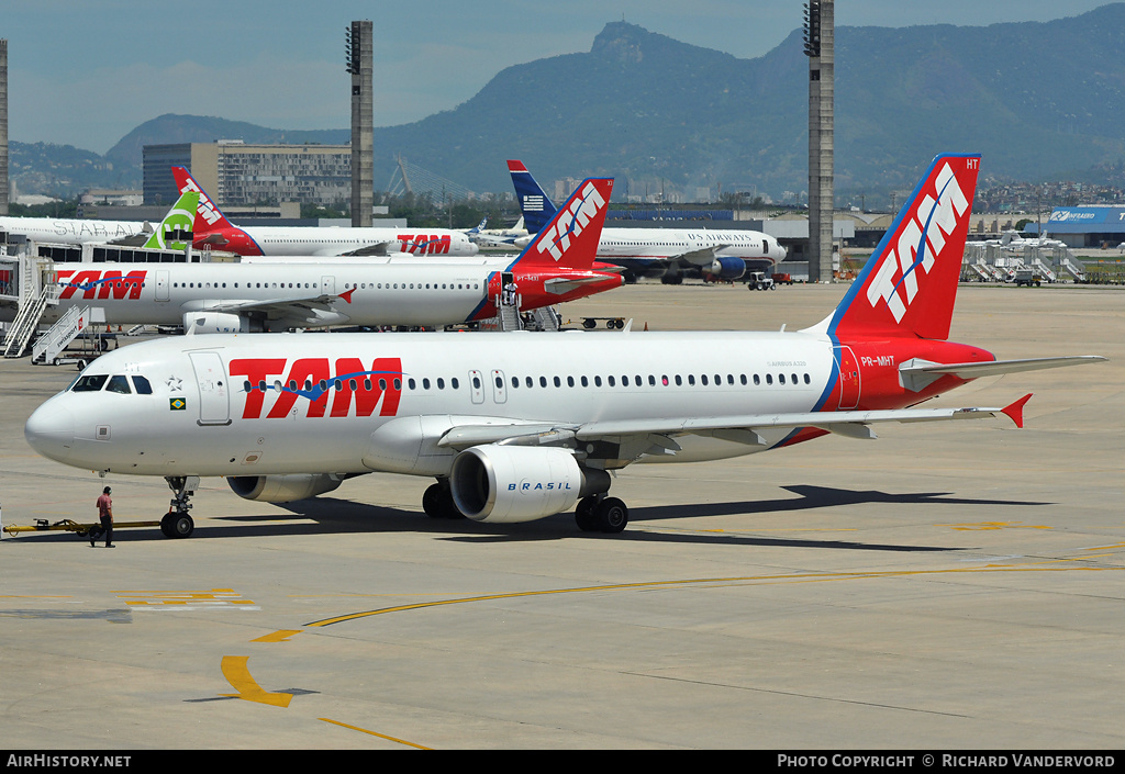 Aircraft Photo of PR-MHT | Airbus A320-214 | TAM Linhas Aéreas | AirHistory.net #21064