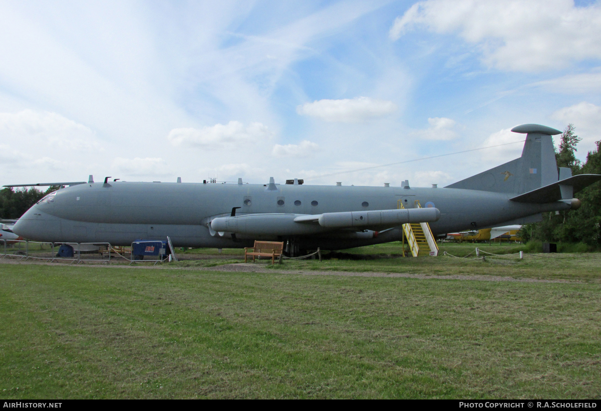Aircraft Photo of XW664 | Hawker Siddeley HS-801 Nimrod R.1P | UK - Air Force | AirHistory.net #21361