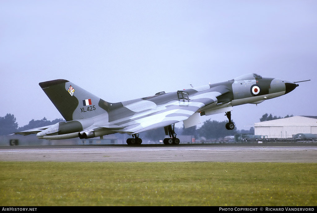 Aircraft Photo of XL425 | Avro 698 Vulcan B.2 | UK - Air Force | AirHistory.net #21393