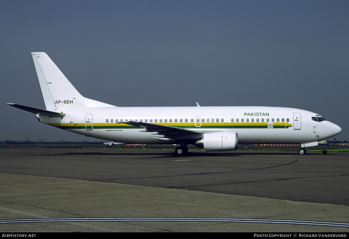 Aircraft Photo of AP-BEH | Boeing 737-33A | Pakistan Government | AirHistory.net #21540