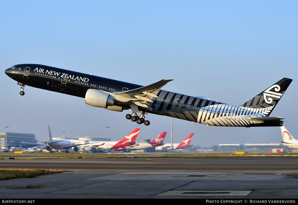 Aircraft Photo of ZK-OKQ | Boeing 777-319/ER | Air New Zealand | AirHistory.net #21553