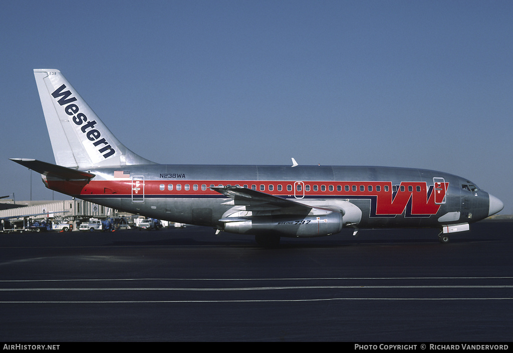 Aircraft Photo of N238WA | Boeing 737-247/Adv | Western Airlines | AirHistory.net #21648