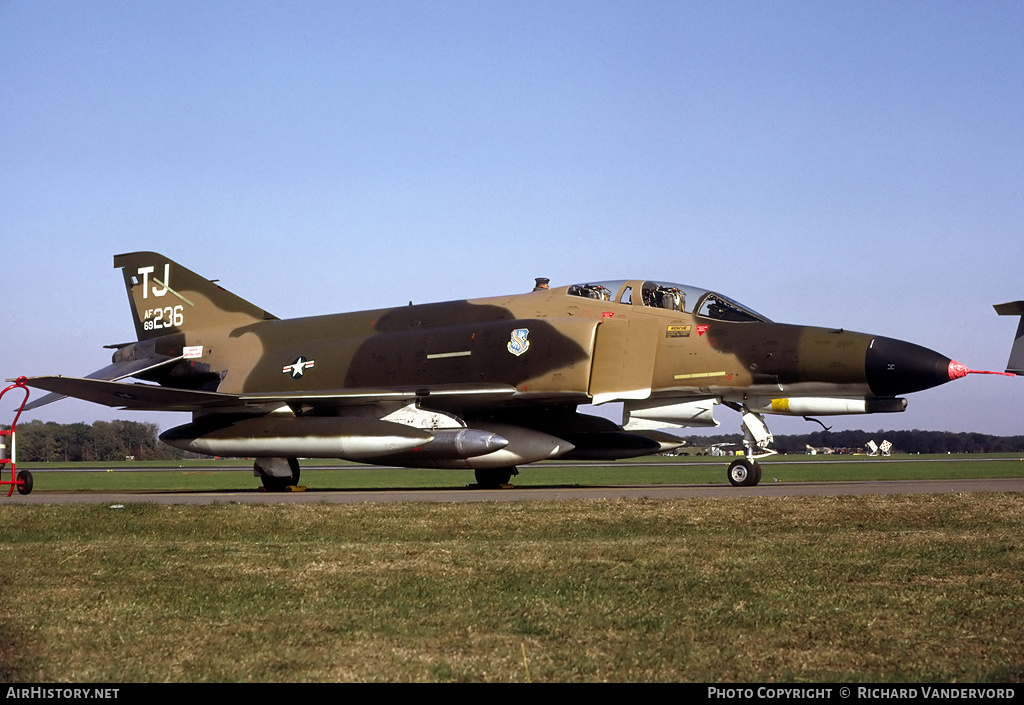 Aircraft Photo of 69-0236 / AF69-236 | McDonnell Douglas F-4E Phantom II | USA - Air Force | AirHistory.net #21698