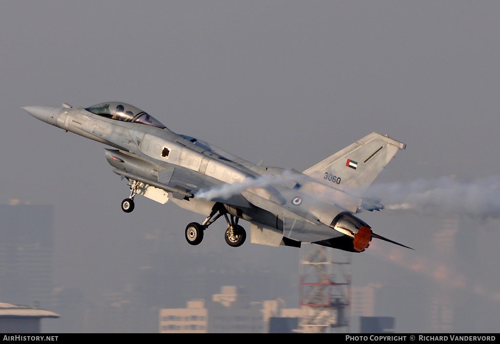 Aircraft Photo of 3060 | Lockheed Martin F-16E Fighting Falcon | United Arab Emirates - Air Force | AirHistory.net #21709