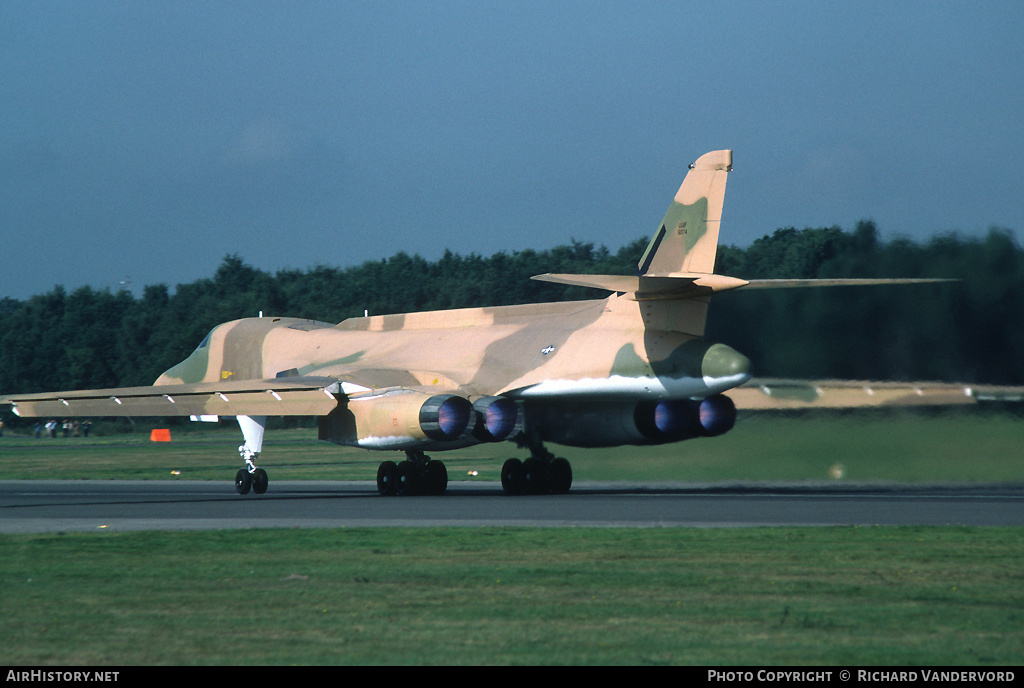 Aircraft Photo of 76-0174 / 60174 | Rockwell B-1A Lancer | USA - Air Force | AirHistory.net #21774