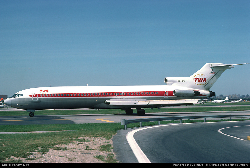 Aircraft Photo of N64319 | Boeing 727-231 | Trans World Airlines - TWA | AirHistory.net #21785