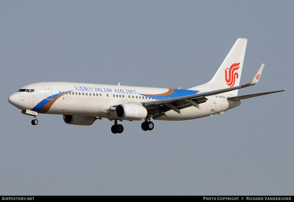 Aircraft Photo of B-5642 | Boeing 737-89L | Dalian Airlines | AirHistory.net #22018