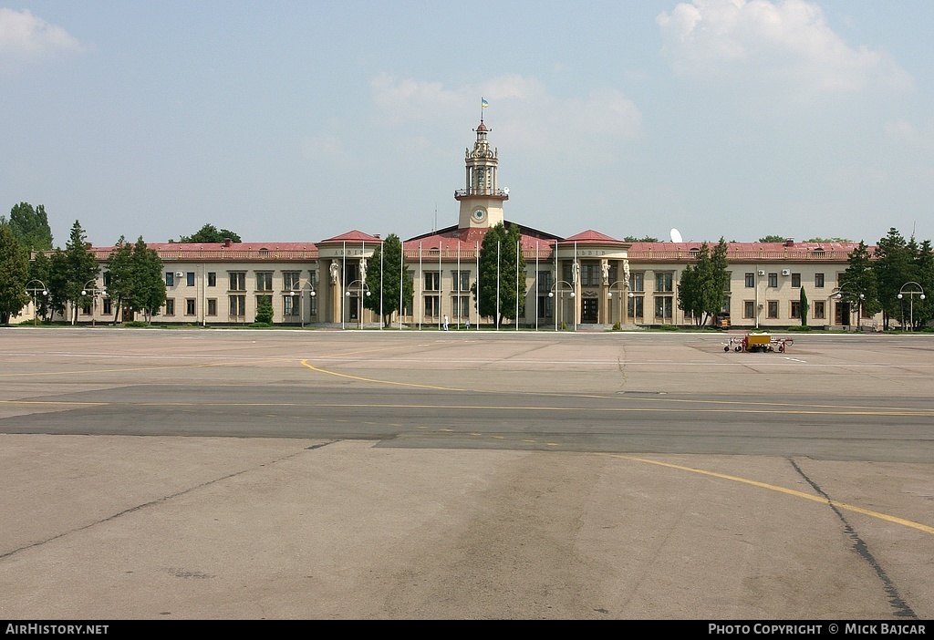 Airport photo of Lviv - Danylo Halytsky (UKLL / LWO) in Ukraine | AirHistory.net #22130