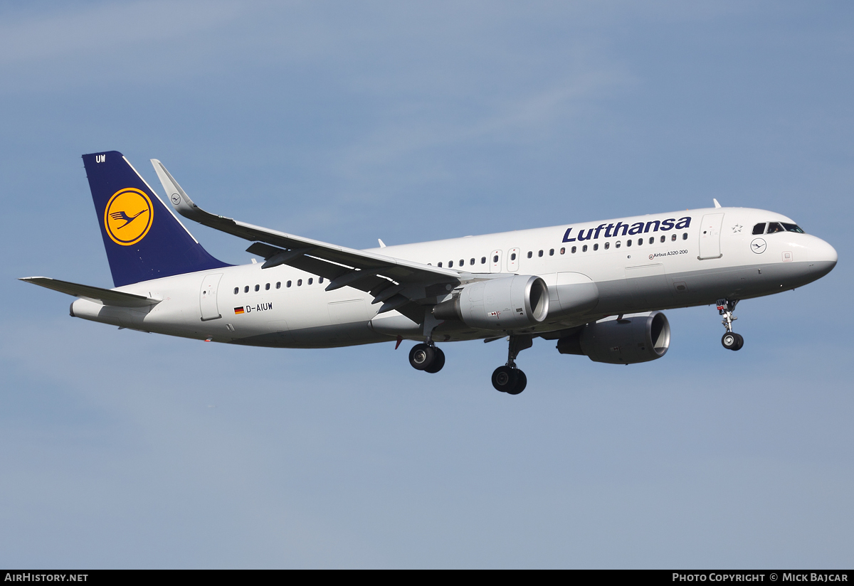 Aircraft Photo of D-AIUW | Airbus A320-214 | Lufthansa | AirHistory.net #22190