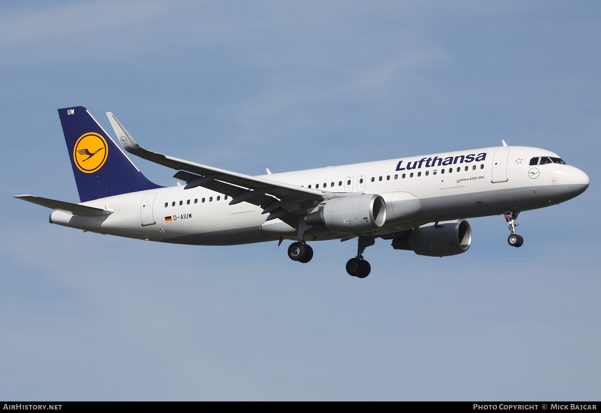 Aircraft Photo of D-AIUW | Airbus A320-214 | Lufthansa | AirHistory.net #22190